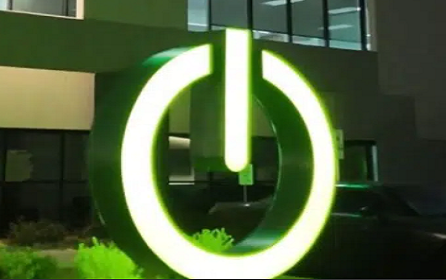 Schneider Electric Meluncurkan Produk Baru untuk Kontraktor Listrik dan Berbagi Wawasan tentang Perubahan Regulasi NEC 2026 di NECA 2025